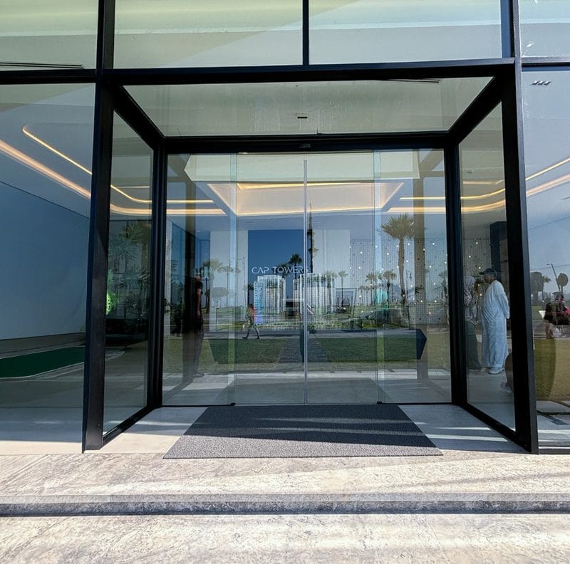 Showroom aluminium Cap Towers Tanger - façade vitrée