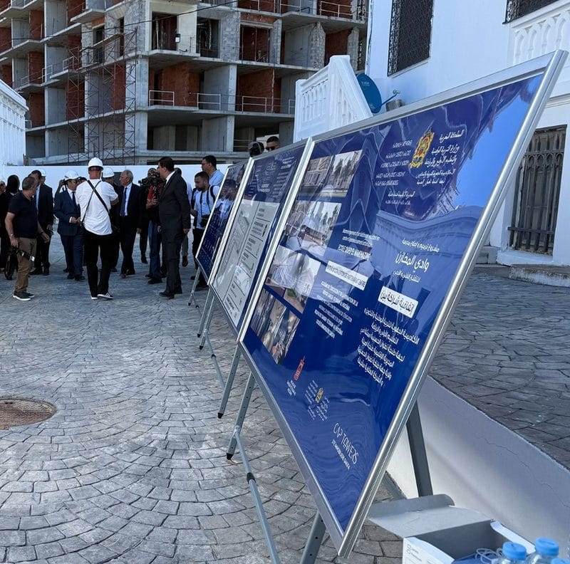 Panneau affichage grand format chantier - Impression bâche publicitaire et exposition à Tanger